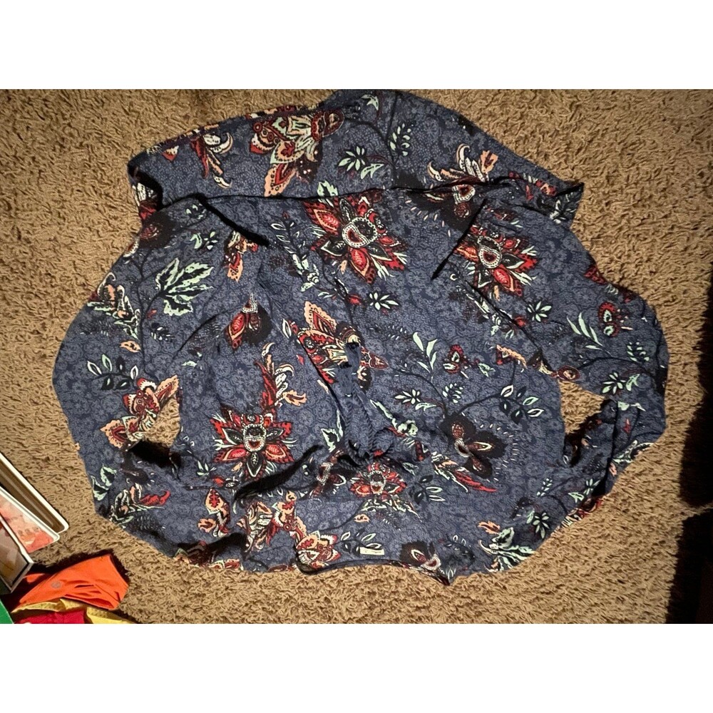 Hollister Women's Blouse Size Medium Blue Floral V-Neck Long Sleeve